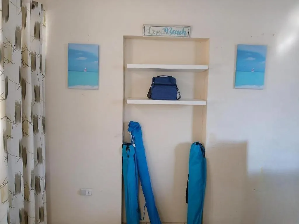 One Bedroom Apartment 1 Minute Walk To West Coast Beach! Άγιος Ιάκωβος 0*,