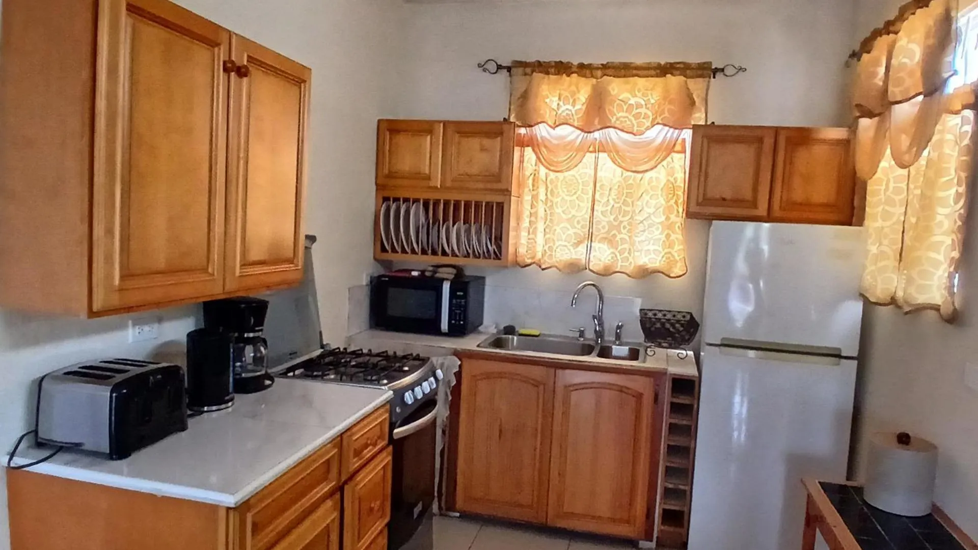 One Bedroom Apartment 1 Minute Walk To West Coast Beach! Άγιος Ιάκωβος
